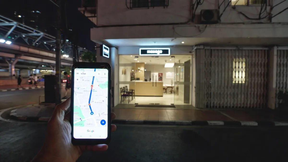 Using Google Maps to navigate to a Bangkok massage parlour at night